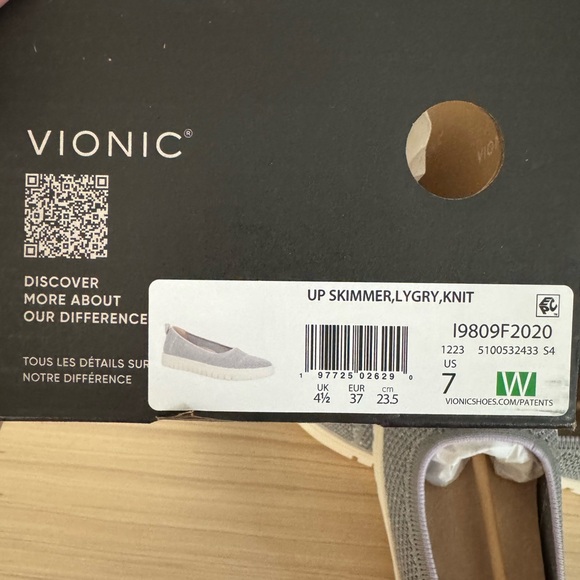 Vionic Uptown Skimmer Flats - new in box, size 7W - Picture 7 of 8